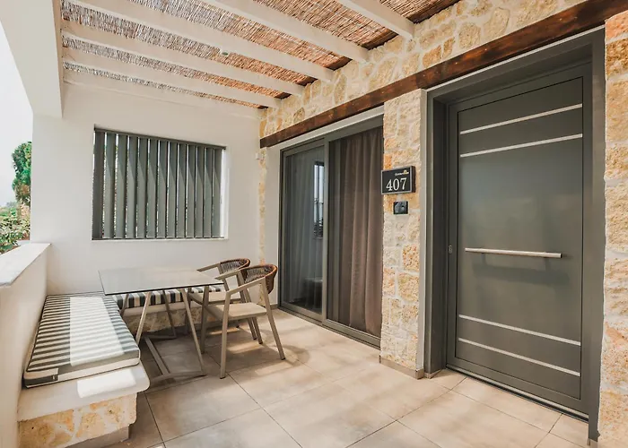 Golden Sun Hotel Nea Mesagkala